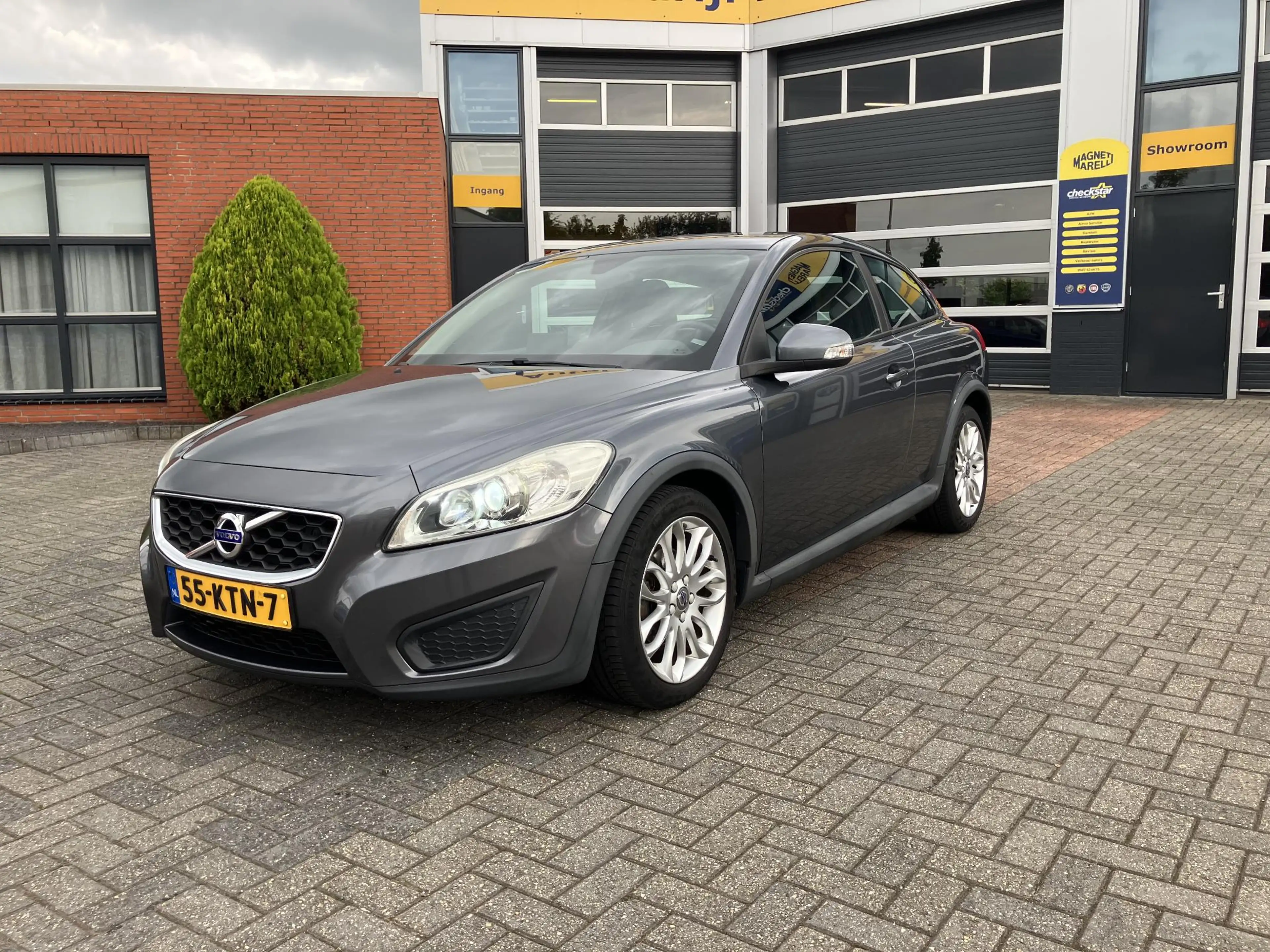 Volvo C30 1.6 Kinetic — photo 2