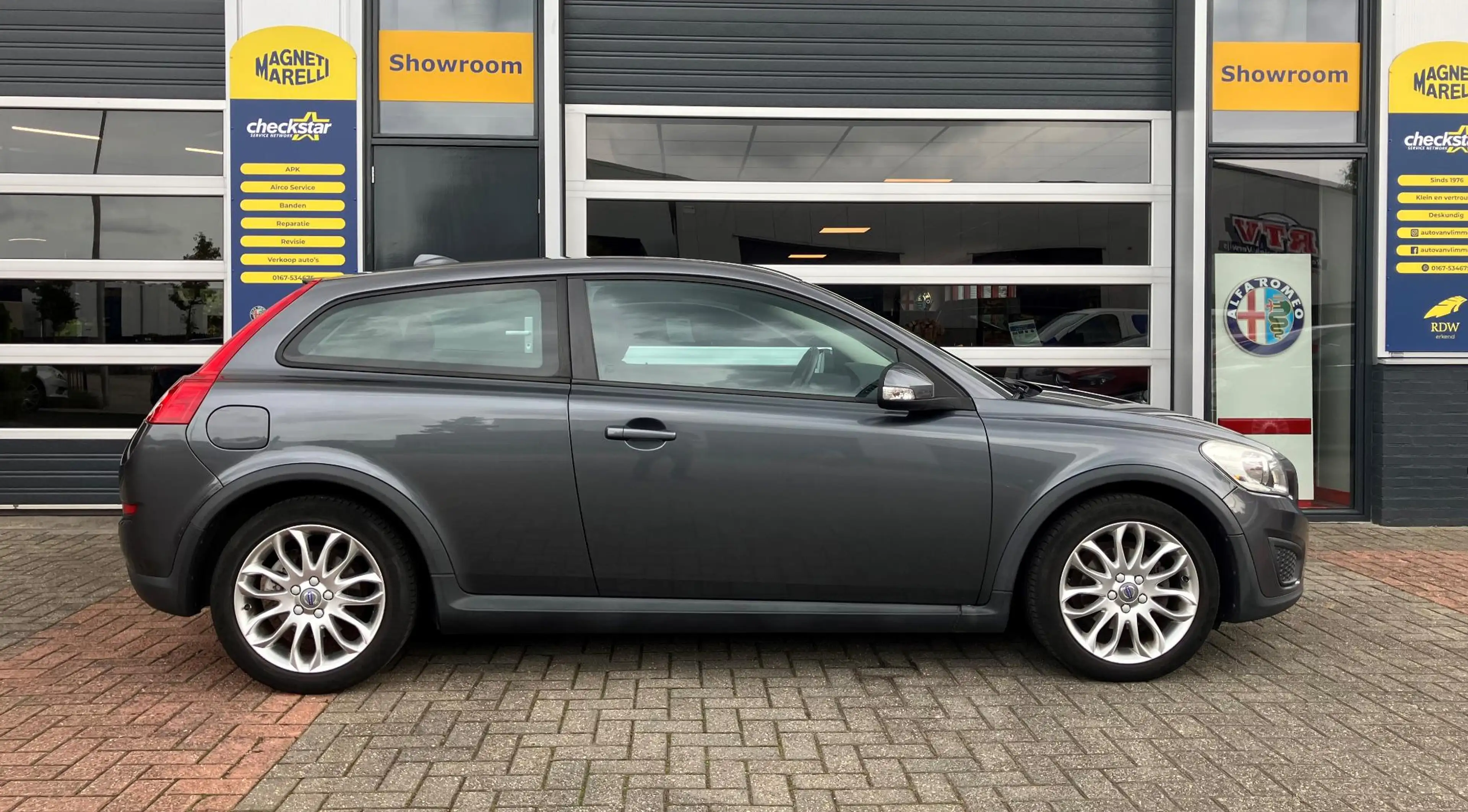 Volvo C30 1.6 Kinetic — photo 8
