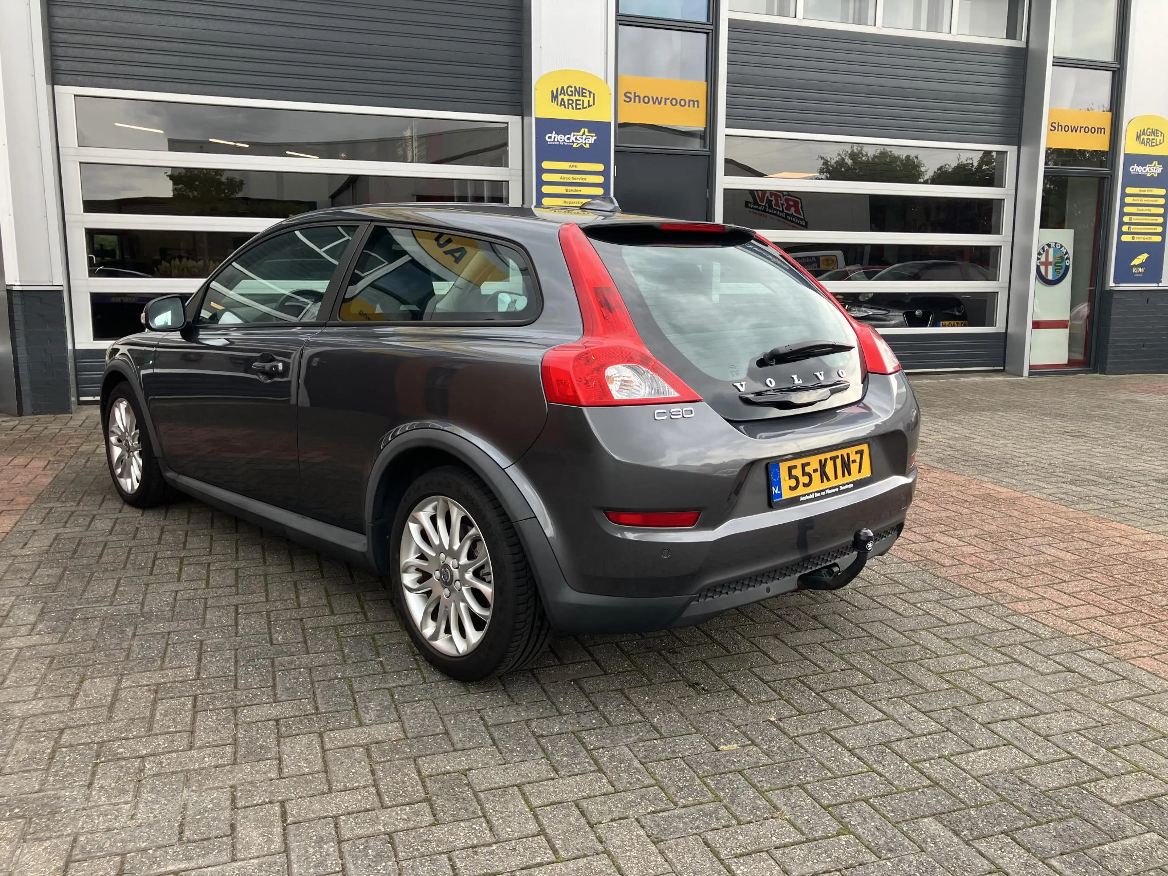 Volvo C30 1.6 Kinetic — photo 13