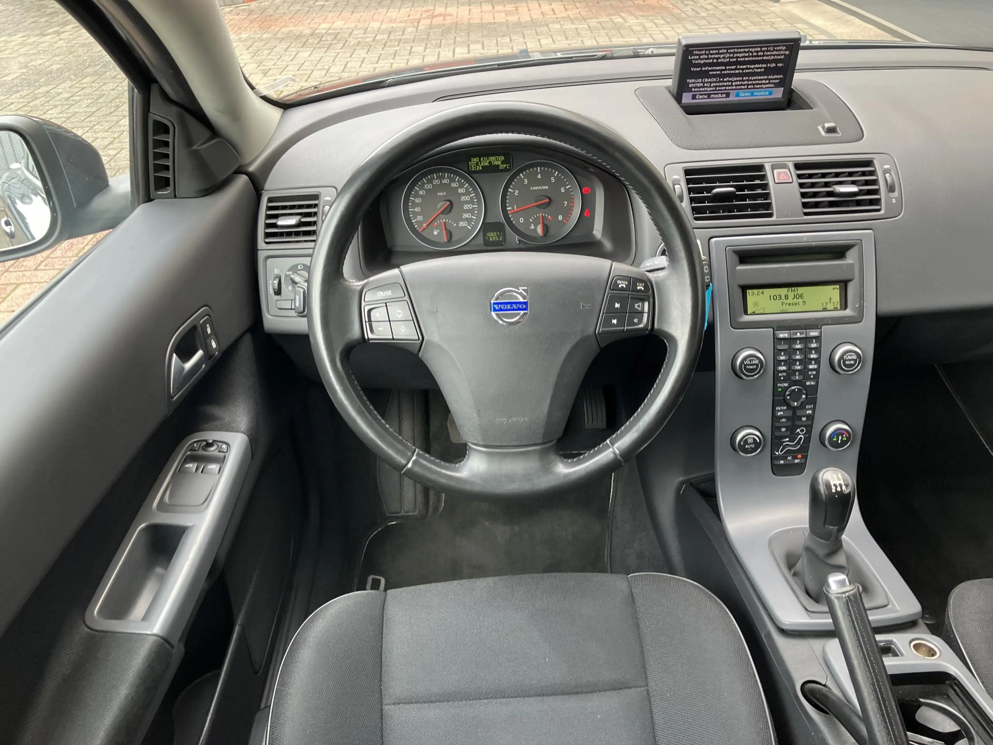 Volvo C30 1.6 Kinetic — photo 16