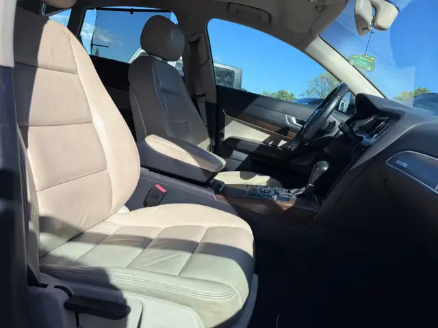 Audi A6 view 12