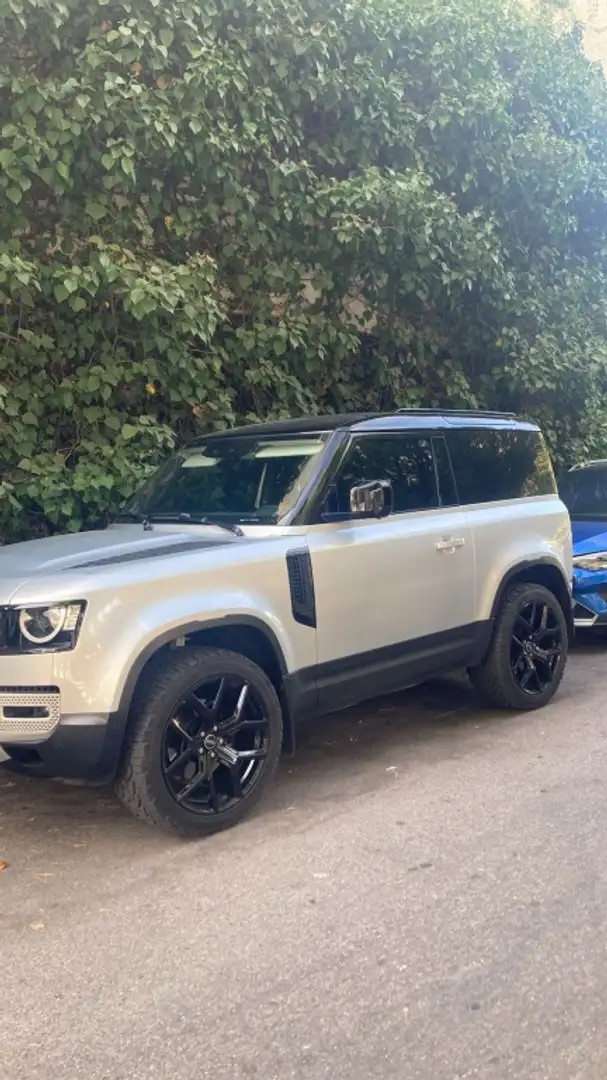 Land Rover Defender 110 3.0D l6 MHEV Hard Top S AWD Aut. 250 Plateado - 1