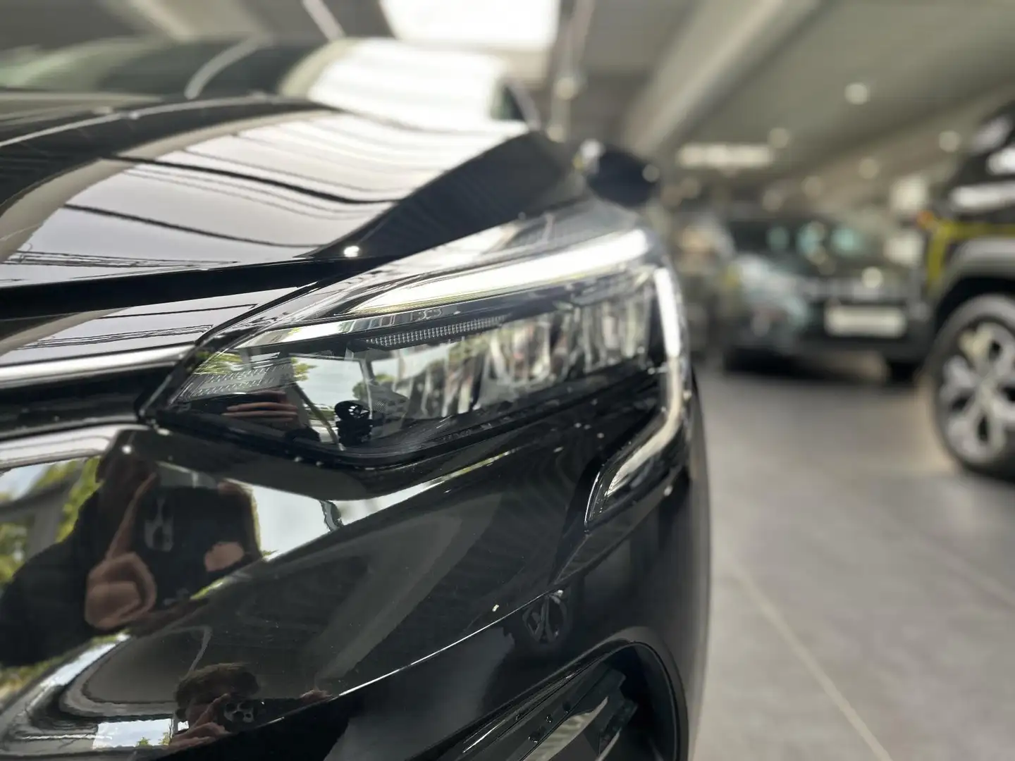 Renault Clio EVOLUTION TCe 90 Automatik Schwarz - 2