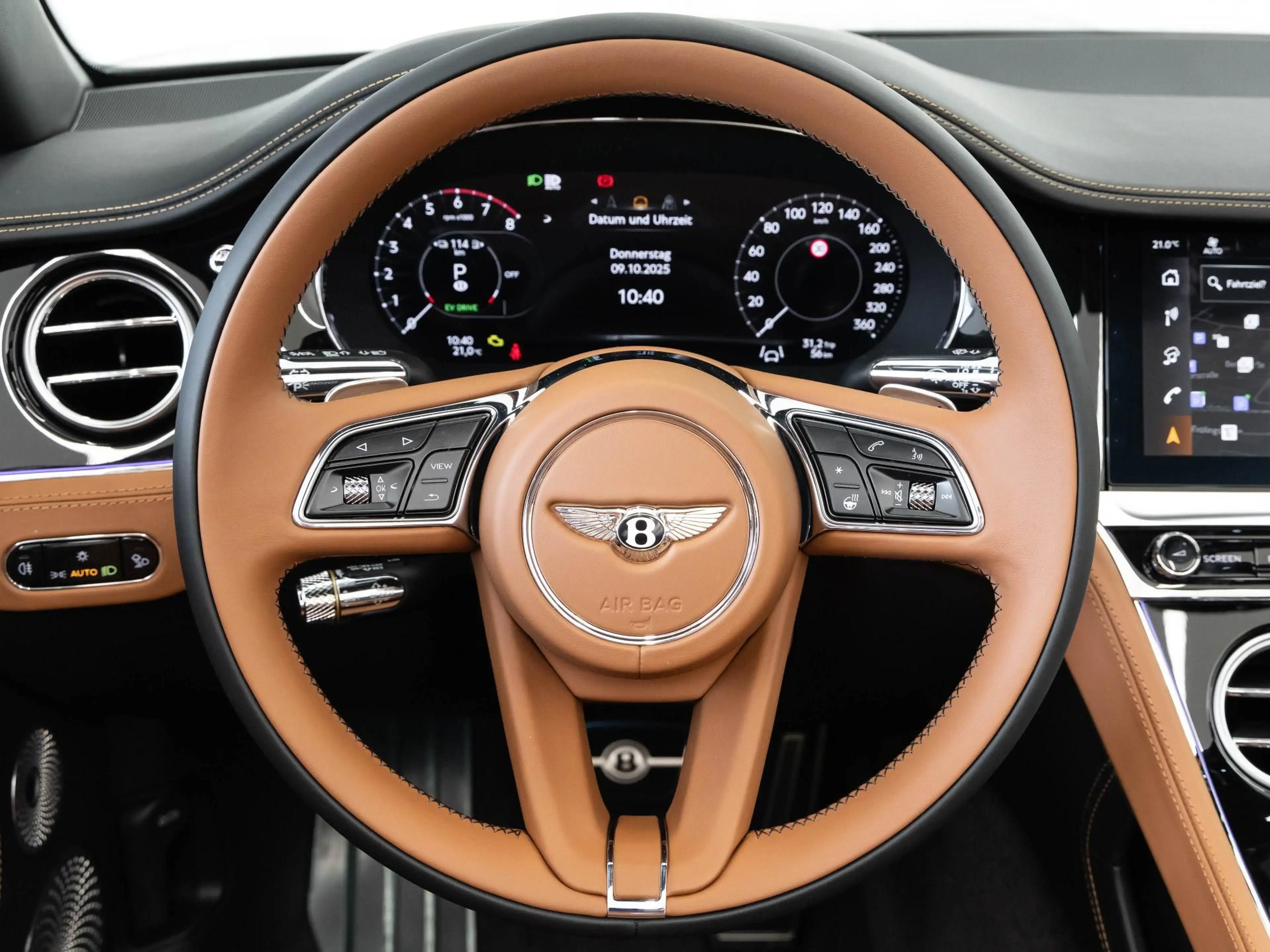 Bentley Continental GTC Azure (MY26) Hybrid — photo 12
