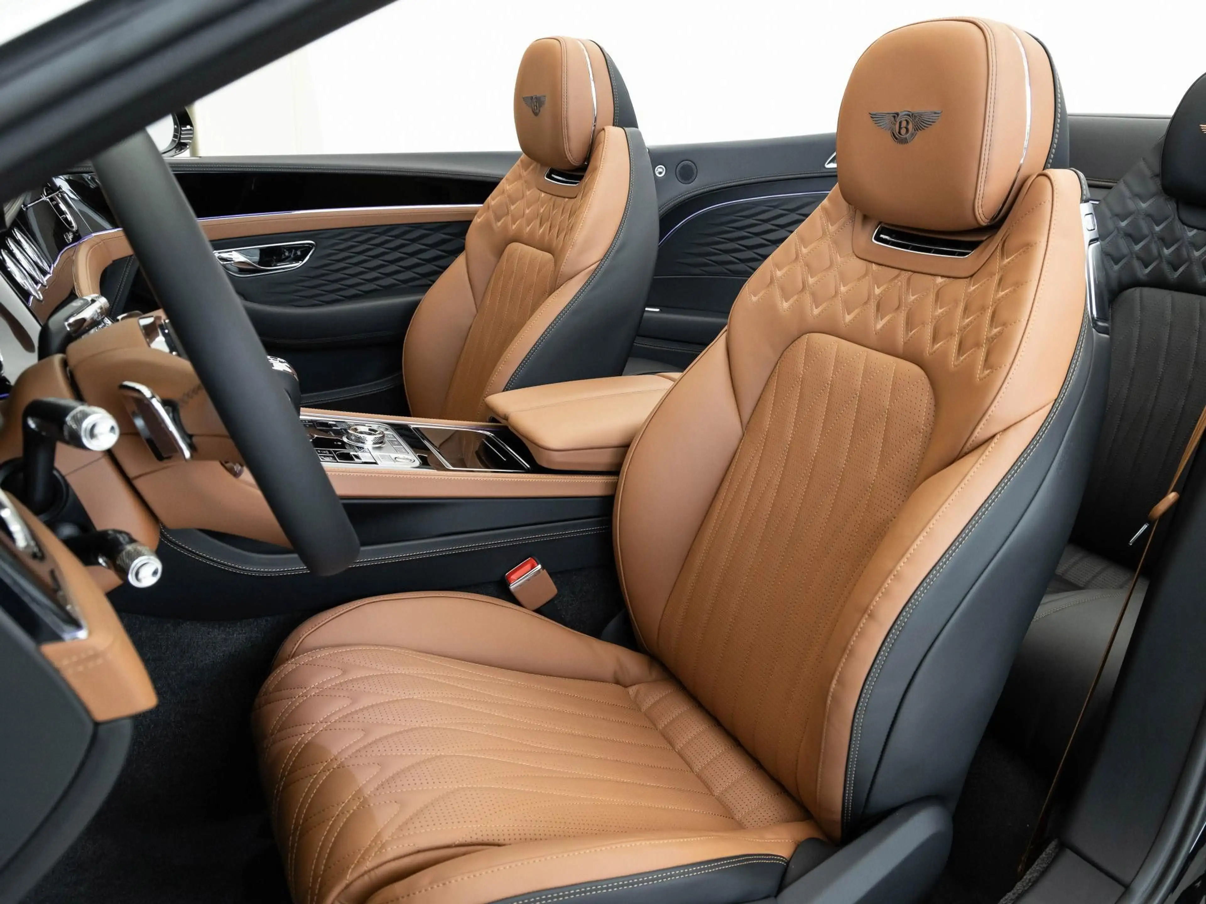 Bentley Continental GTC Azure (MY26) Hybrid — photo 11