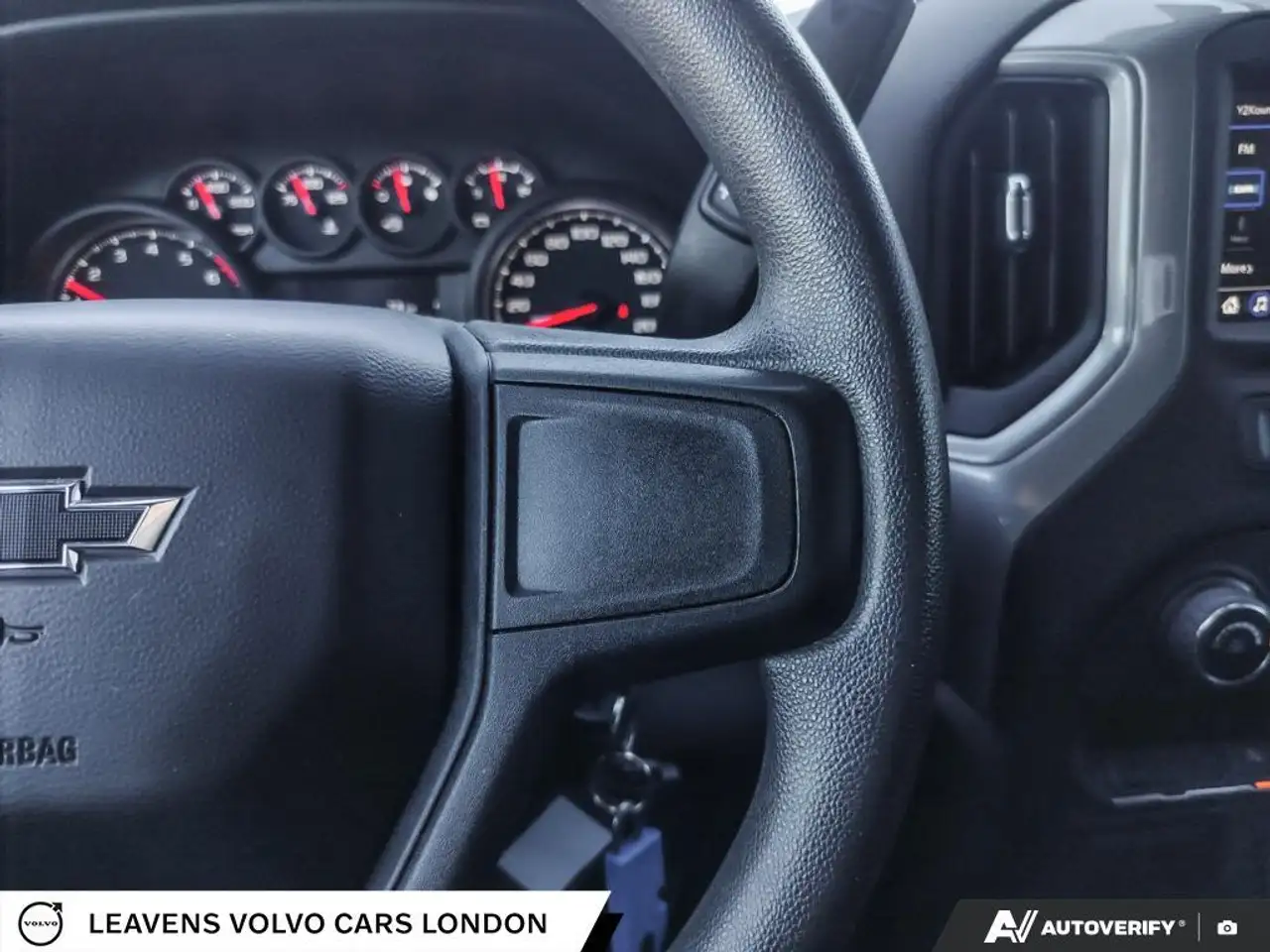 Chevrolet Silverado 1500 photo Chevrolet Silverado 1500