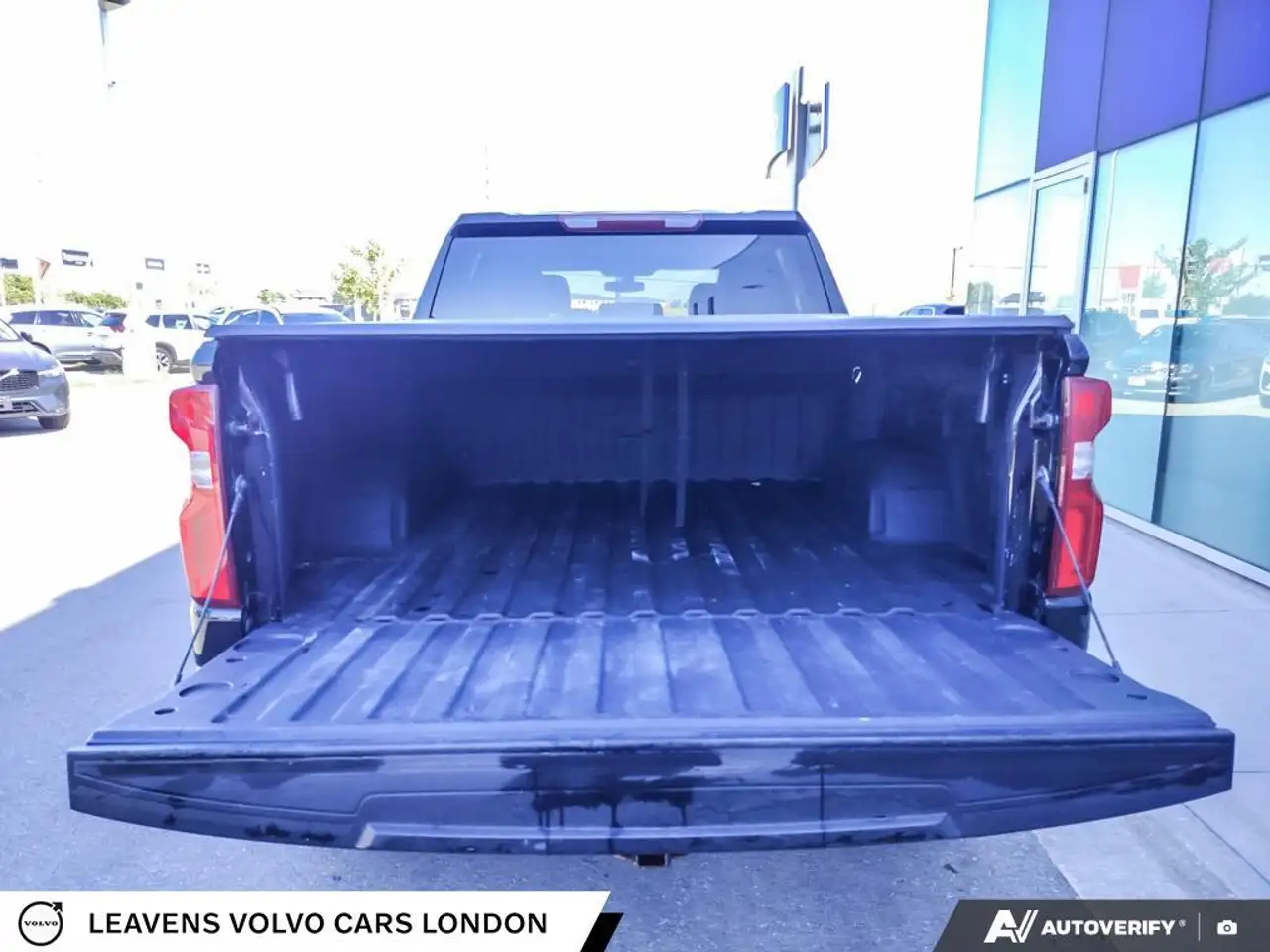 Chevrolet Silverado 1500 photo Chevrolet Silverado 1500