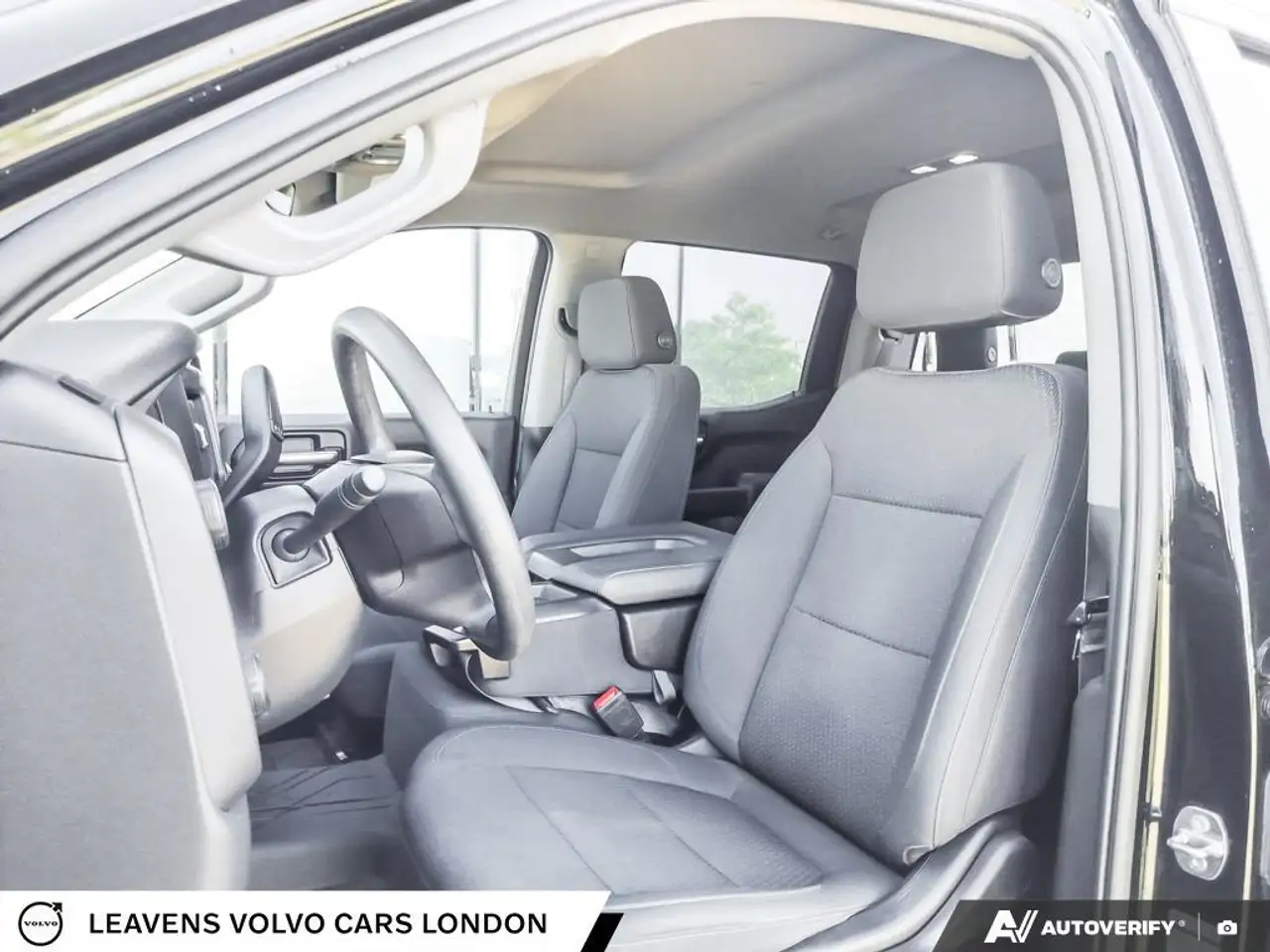 Chevrolet Silverado 1500 photo Chevrolet Silverado 1500