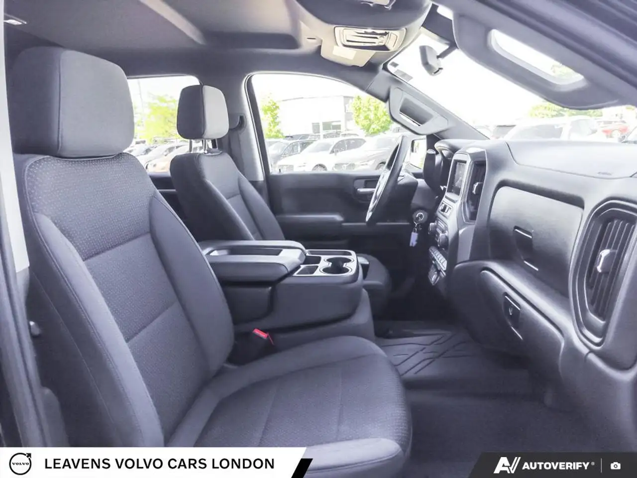 Chevrolet Silverado 1500 photo Chevrolet Silverado 1500