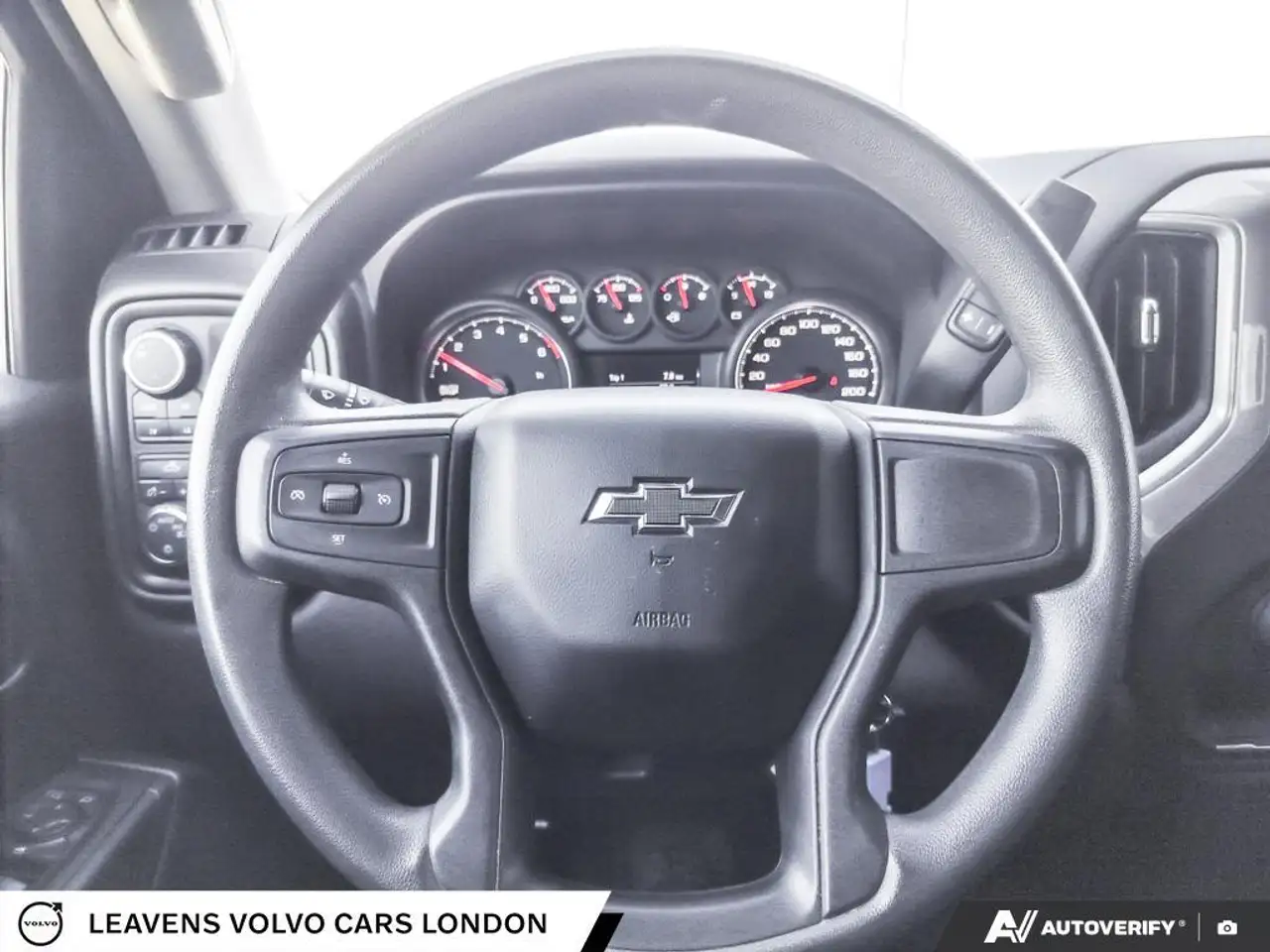 Chevrolet Silverado 1500 photo Chevrolet Silverado 1500