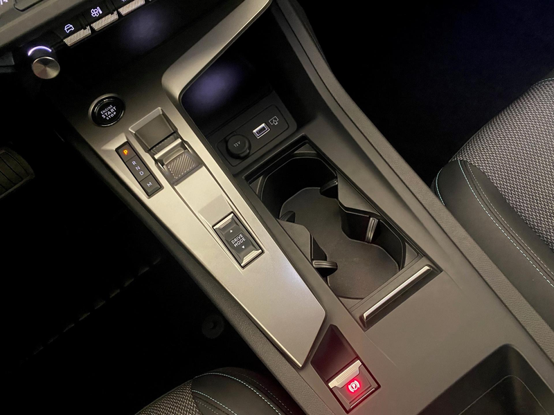 Peugeot 408 1.2 Hybrid 136 Allure LED*RFK 100 kW (136 PS), ... — photo 16