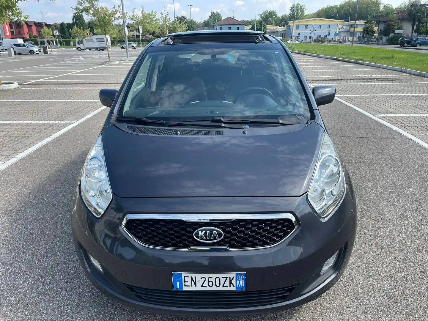 Kia Venga Venga 1.4 crdi Fullsky 90cv Blauw - 1