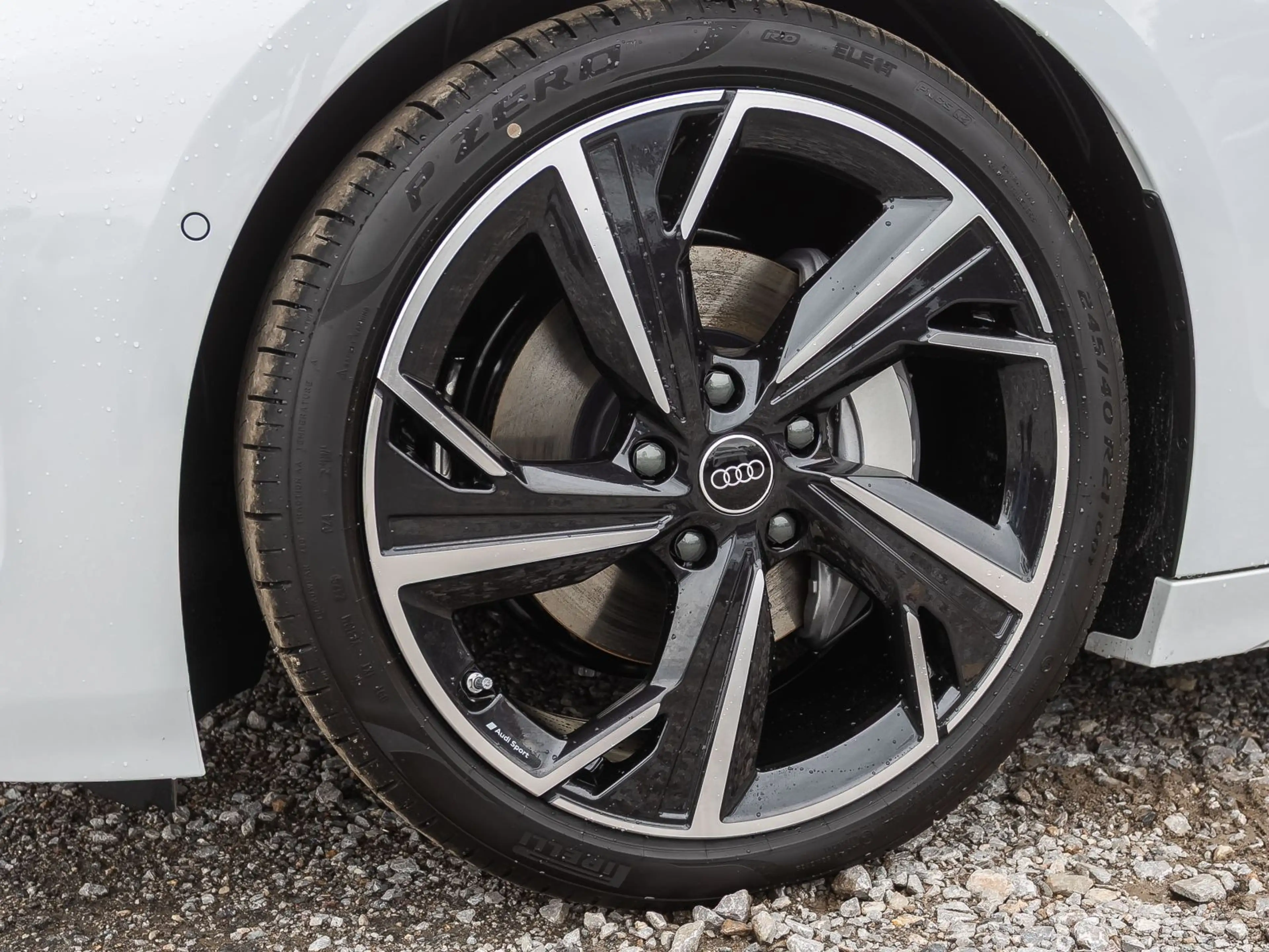 Audi A6 e-tron 2x S Line perform. TechPro/ Luft — photo 9