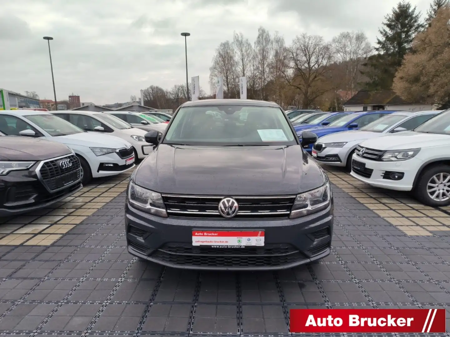 Volkswagen Tiguan Trendline 2.0 TDI Klimaanlage PDC el.Fh. Šedá - 2