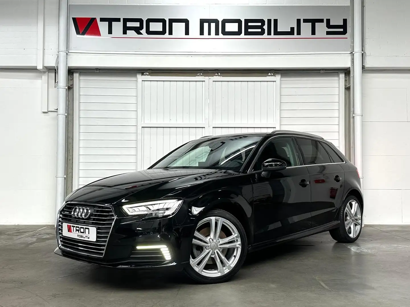 Audi A3 40 Etron SB S-Tronic PHEV LED*NAV*DAB*LEDER*CC*PDC Noir - 1