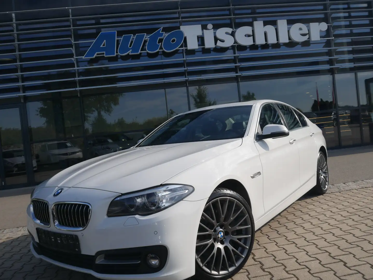 BMW 530 530 d xDrive NAVI Prof. Glasschiebedach Leder DDC Weiß - 1