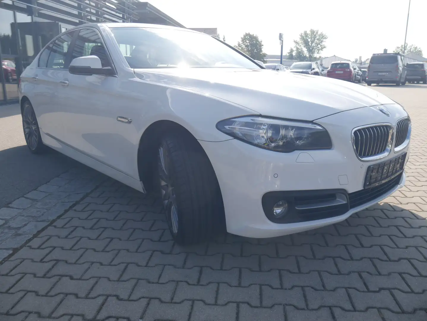 BMW 530 530 d xDrive NAVI Prof. Glasschiebedach Leder DDC Weiß - 2