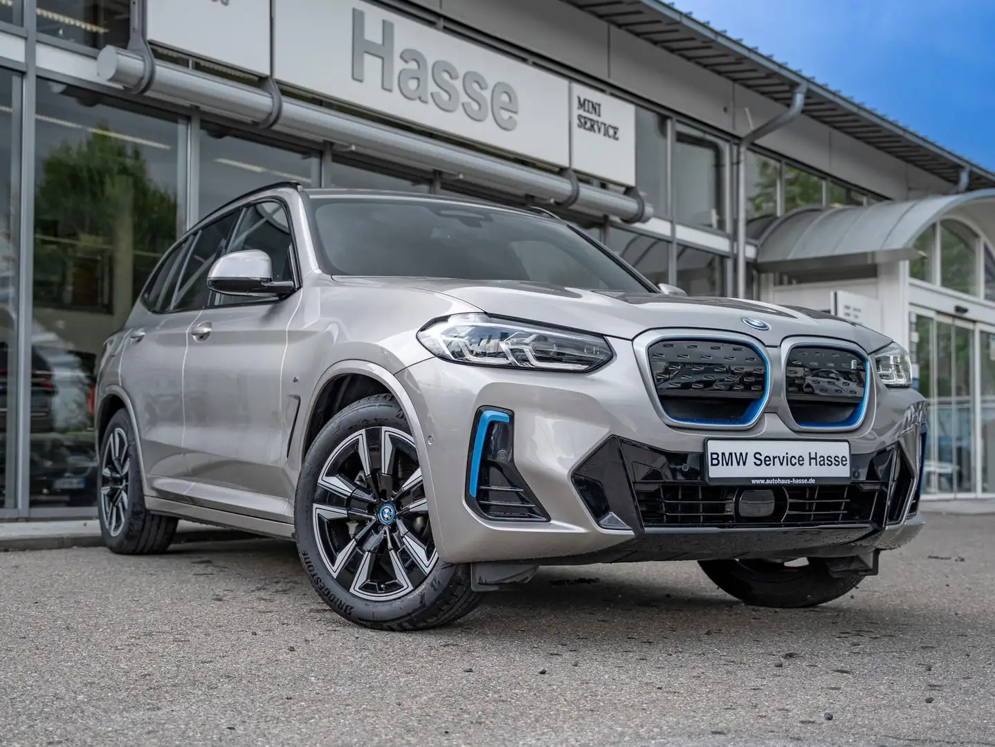 BMW iX3 Inspiring M-Aero DrAsPro KOMFORTZG LENKRHZ Argent - 2
