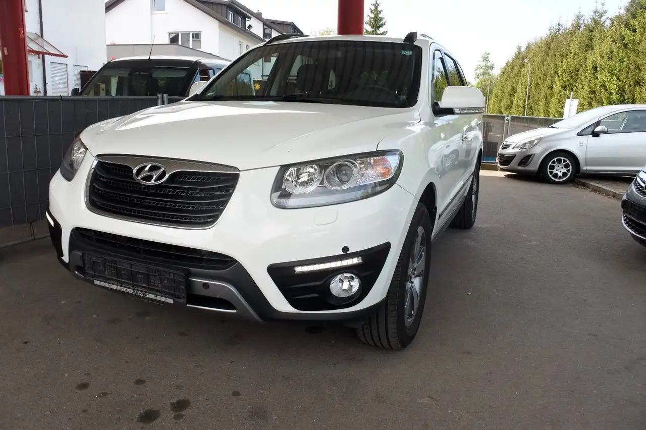 Hyundai SANTA FE