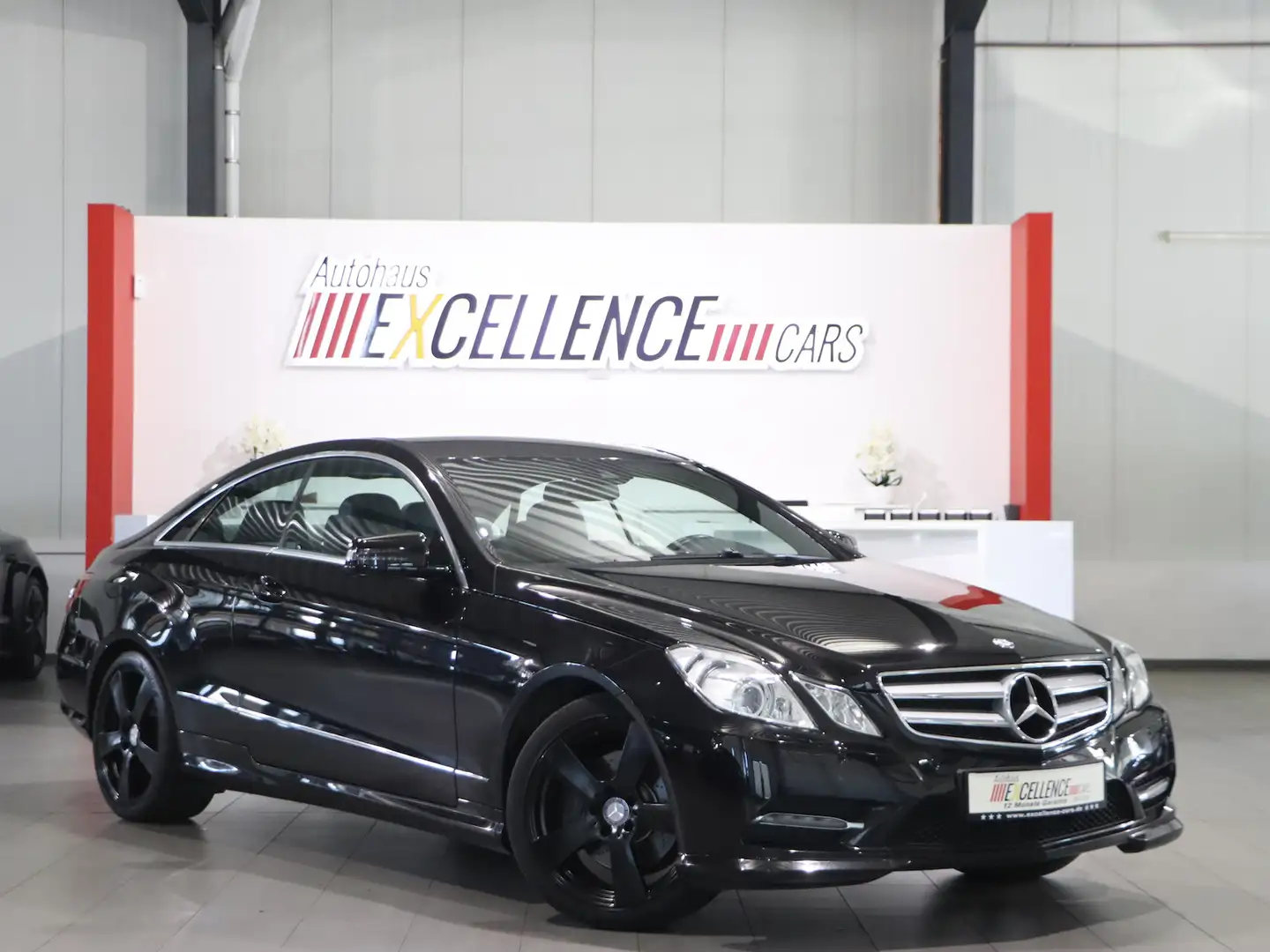 Mercedes-Benz E 200 CGI BE COUPE AMG-LINE STYLING XENON, LEDER Schwarz - 1