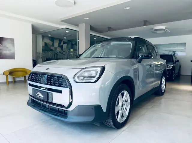MINI Cooper D Countryman 2.0 48V Favoured auto Pack M+Tetto