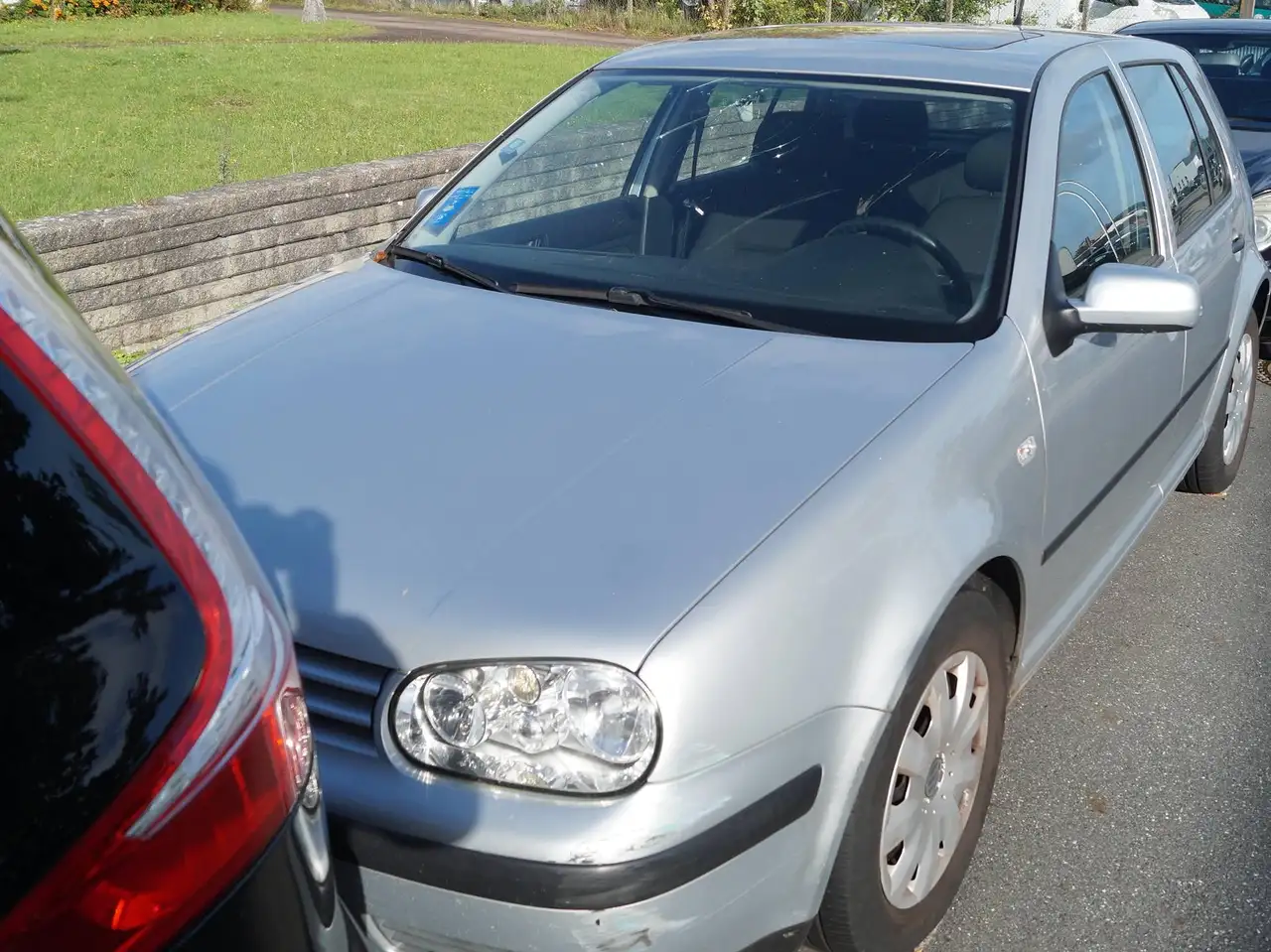 Volkswagen Golf IV 1.4 Benzin 5 Türig Kleinwagen ABS ESP Radio Kasette 55KW 75PS 5 Gang Schaltgetriebe Limous TÜV 10/2026 HU/AU 10/2026, foto 6