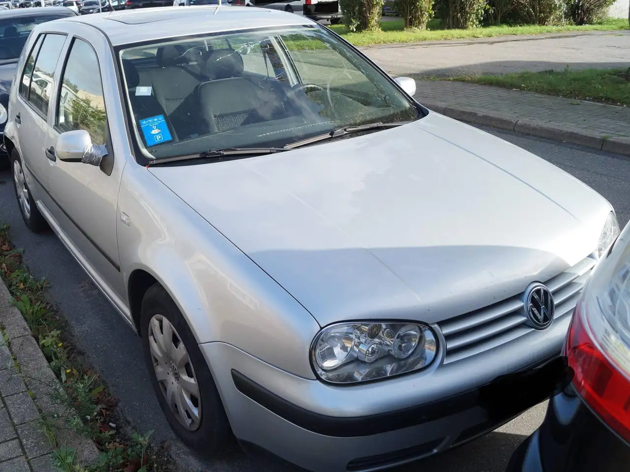 Volkswagen Golf IV 1.4 Benzin 5 Türig Kleinwagen ABS ESP Radio Kasette 55KW 75PS 5 Gang Schaltgetriebe Limous TÜV 10/2026 HU/AU 10/2026, foto 2