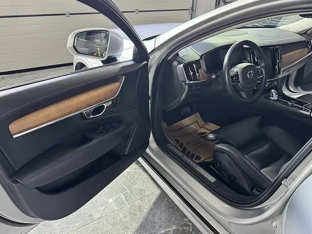 Volvo S90 view 10
