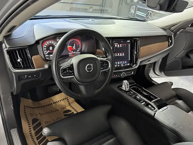 Volvo S90 view 11