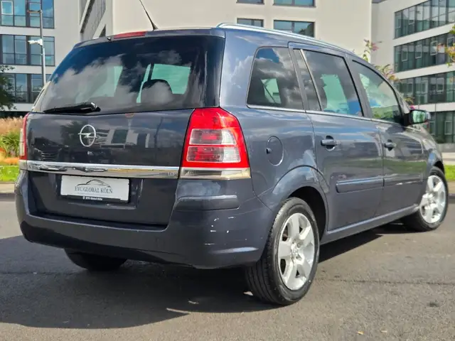 Opel Zafira view 3