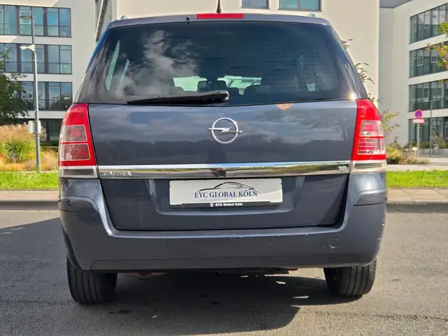 Opel Zafira view 8