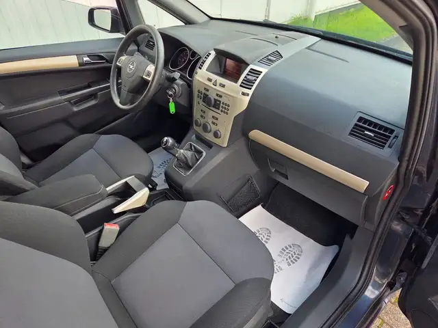 Opel Zafira view 11