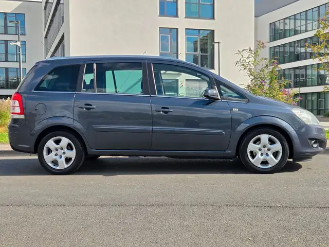 Opel Zafira view 6