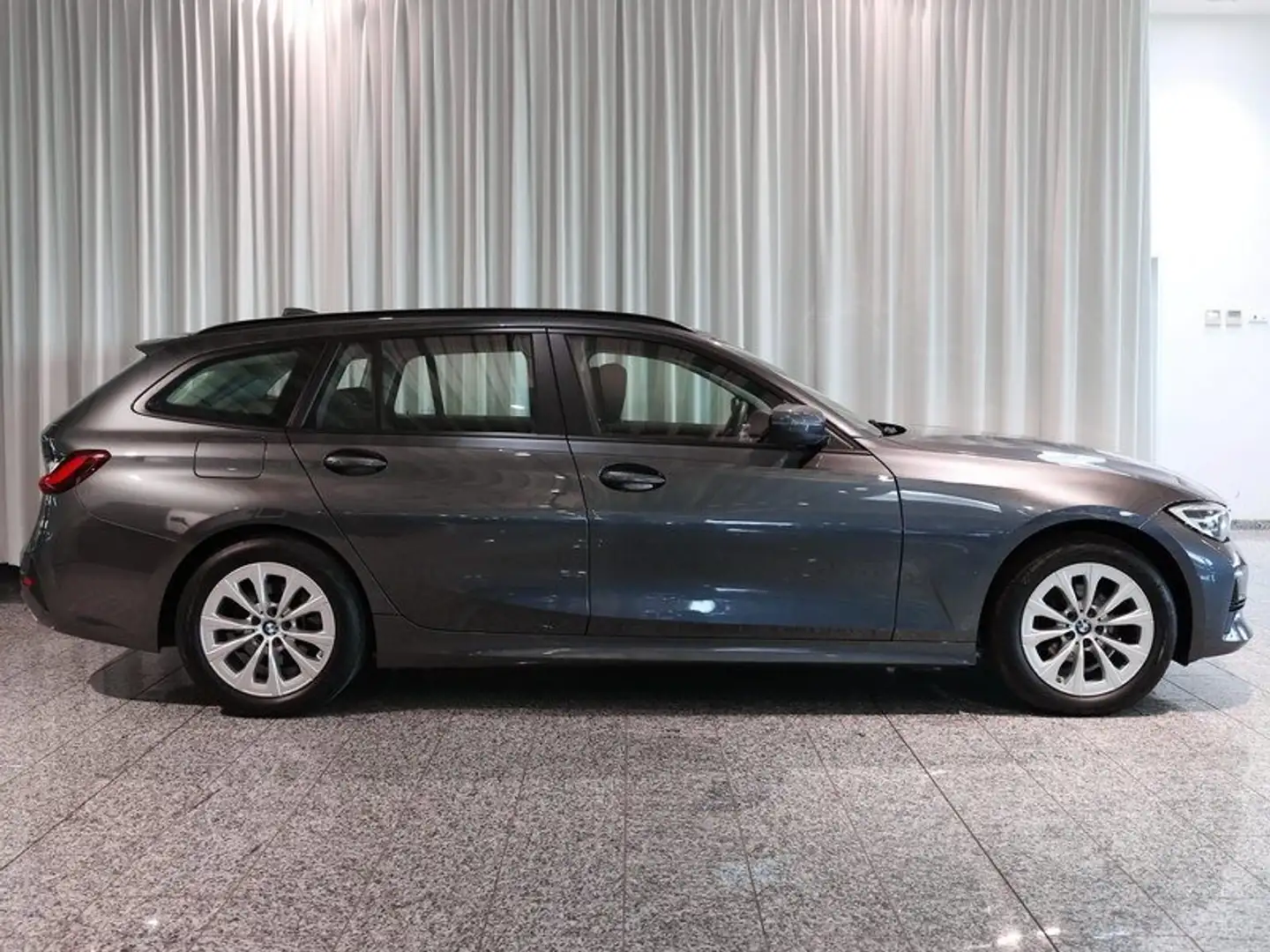 BMW 318 d Touring Advantage HiFi DAB WLAN Pano.Dach Grau - 2