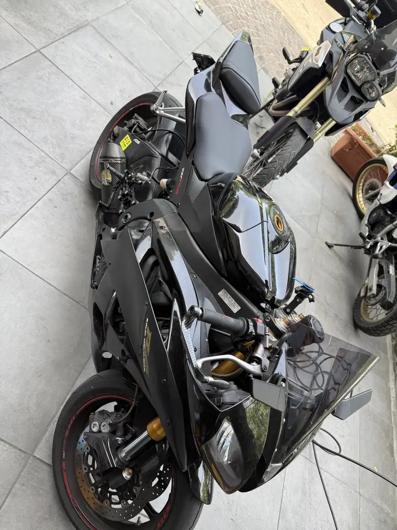 Yamaha YZF-R6 SUPERSPORTIVA - 2