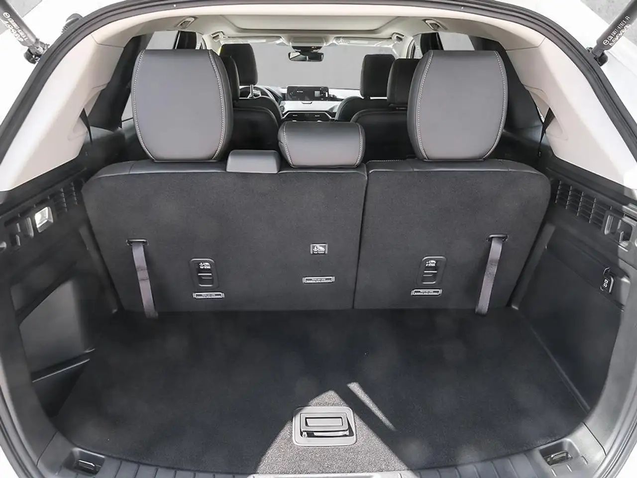 Mazda CX-90 PHEV снимка Mazda CX-90 PHEV