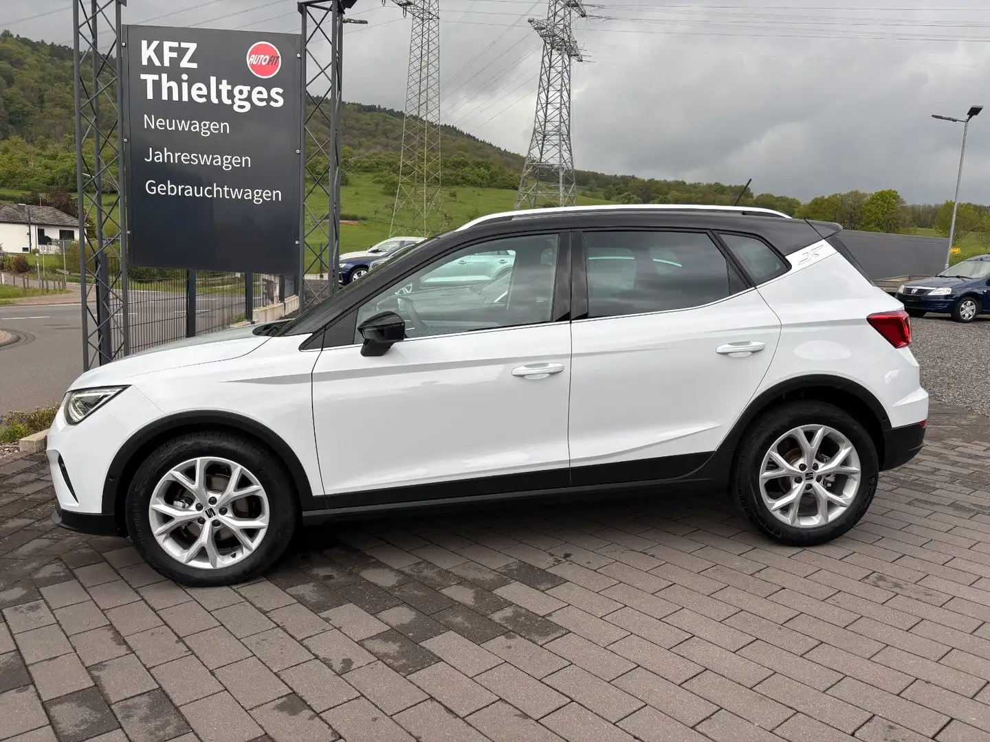 SEAT Arona FR Weiß - 1