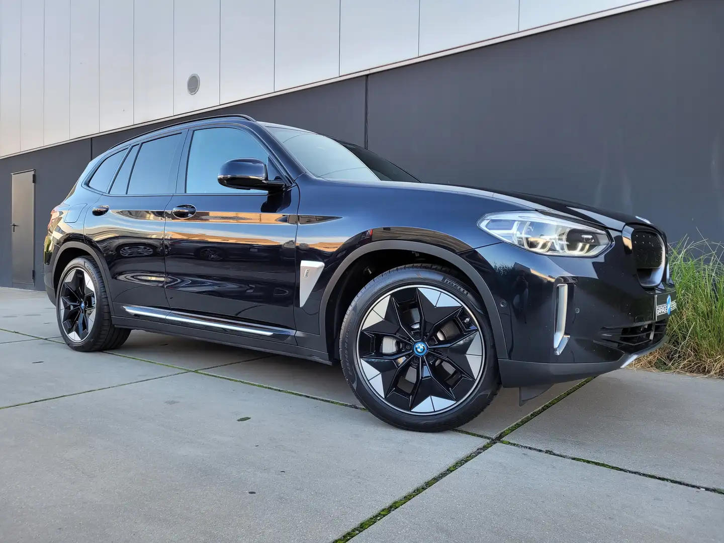 BMW iX3 *HUD*KEYLESS*360'CAMERA*SPORTSTOELEN*TREKHAAK*LED* Noir - 1