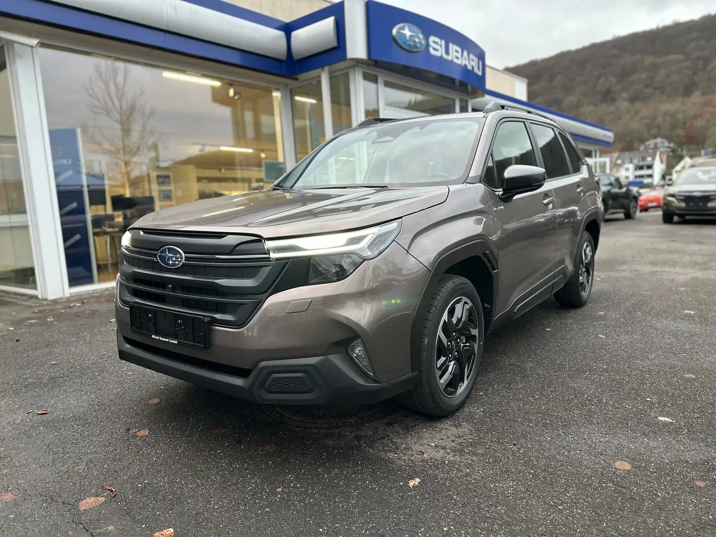 Subaru Forester 2.0 ie 100kW AWD Exclusive Brun - 1