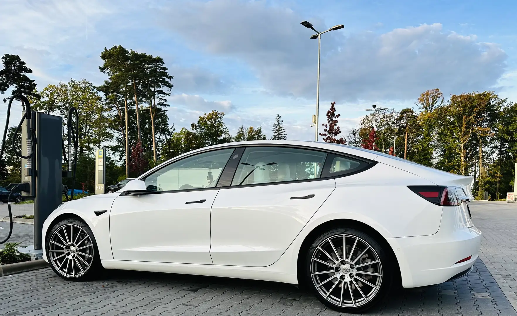 Tesla Model 3 Langstreckenbatt. Allradantrieb Dual Motor 580 KM - 1