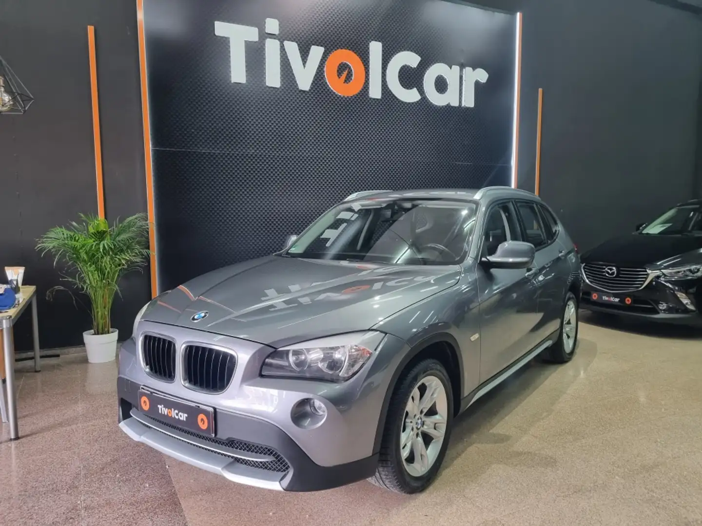 BMW X1 xDrive 18d Gris - 1