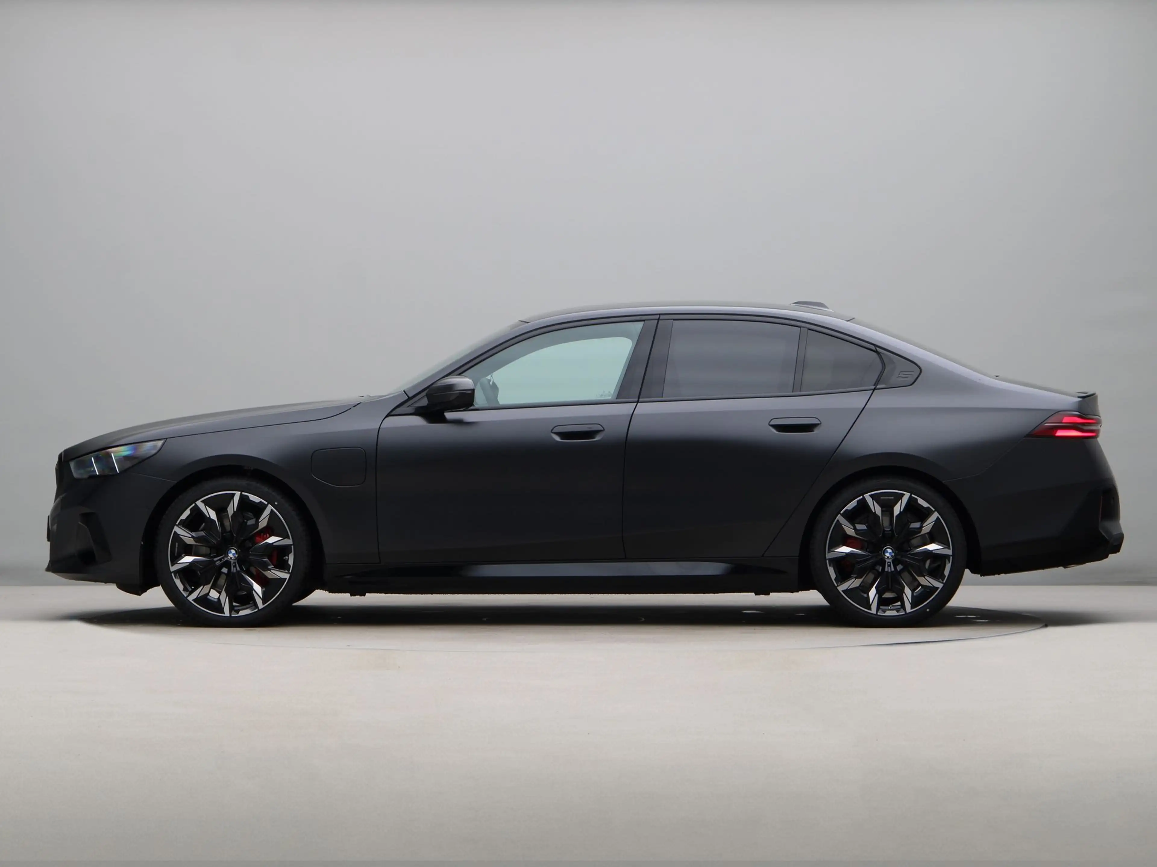 BMW 550 5 serie 550e xDrive — photo 12