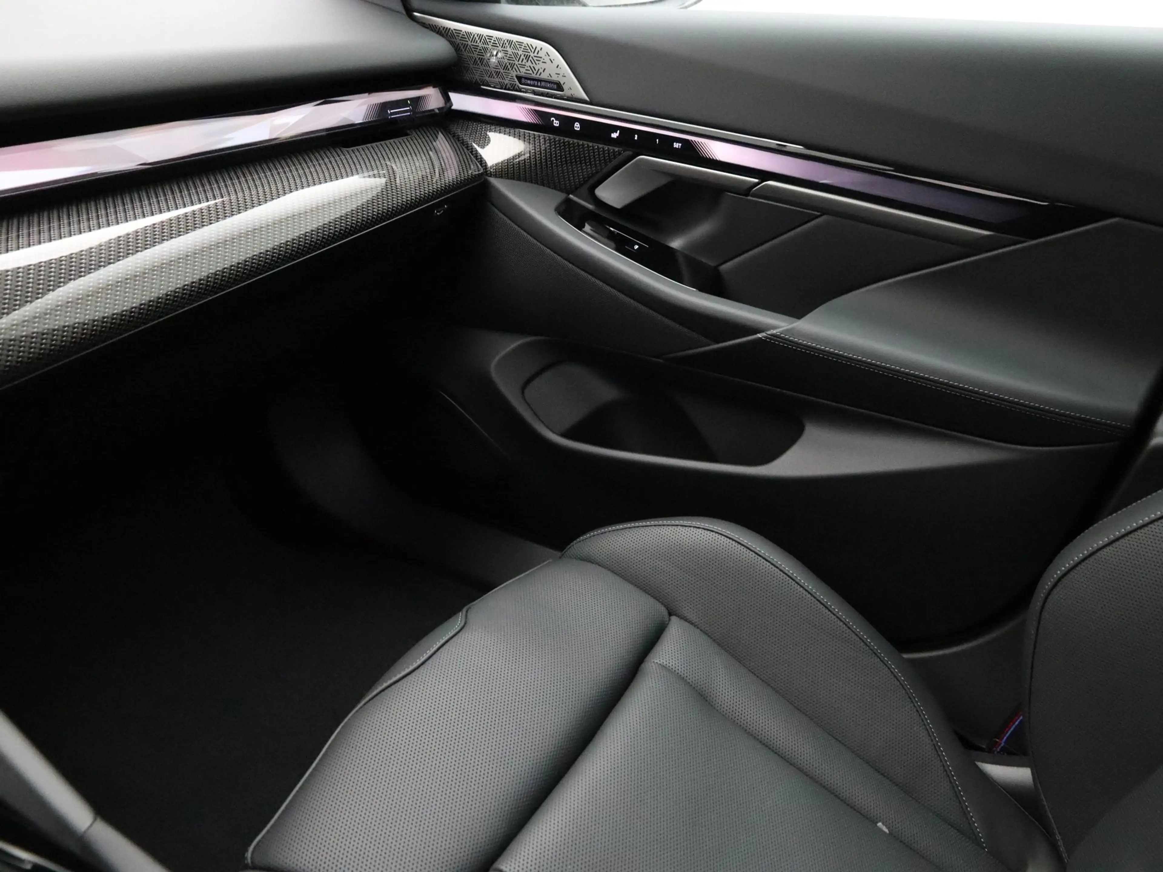 BMW 550 5 serie 550e xDrive — photo 14