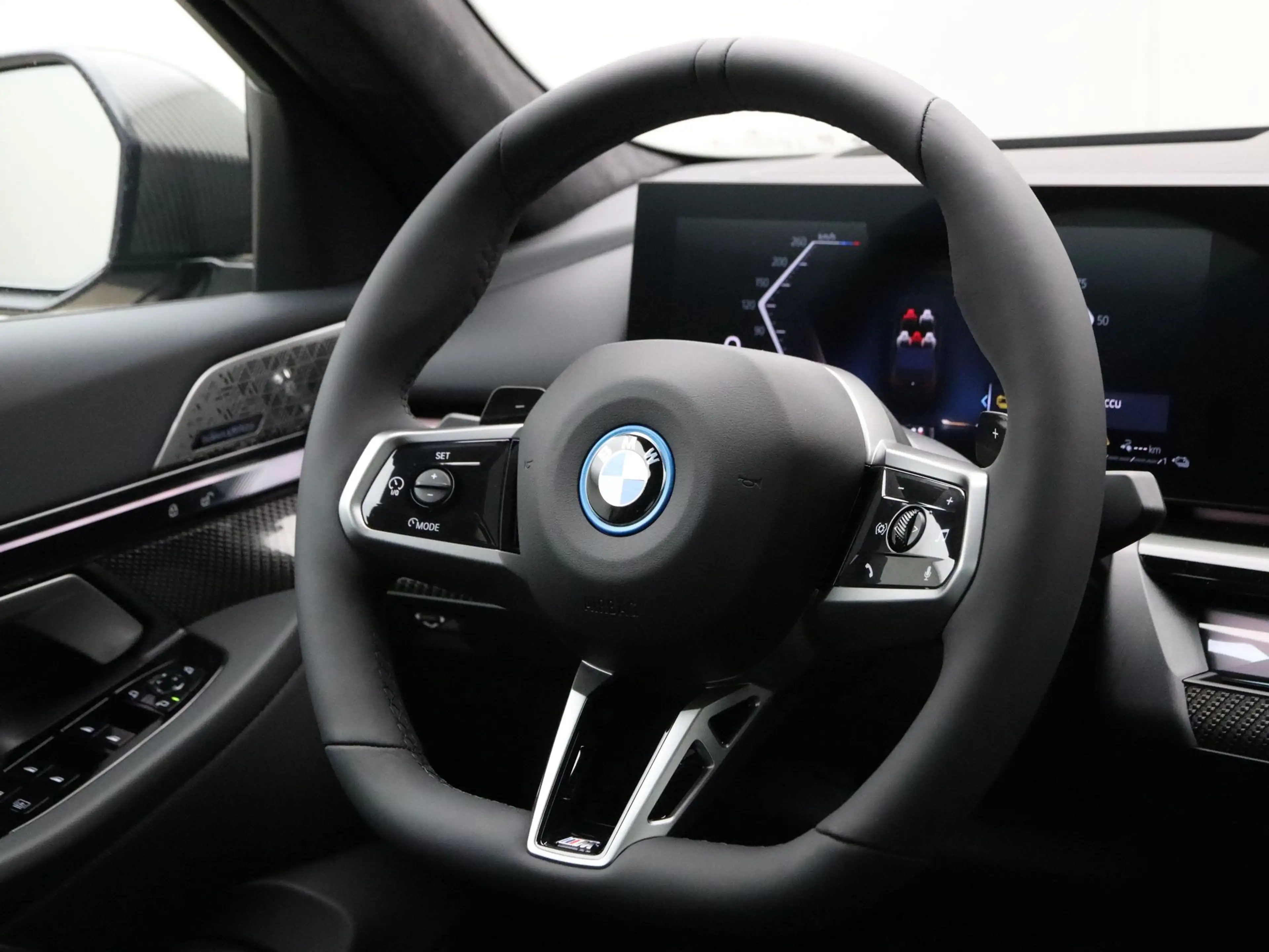 BMW 550 5 serie 550e xDrive — photo 2