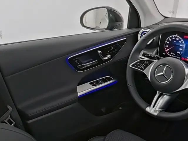 Mercedes-Benz GLC view 7