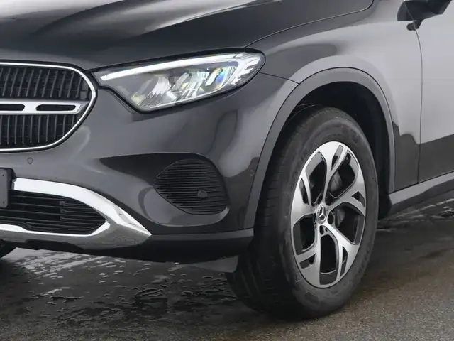 Mercedes-Benz GLC view 2