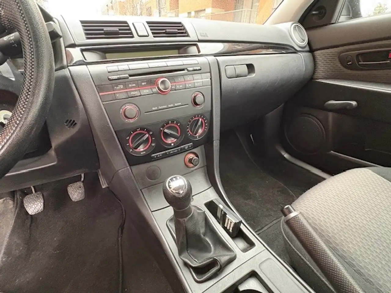 Mazda 3 снимка Mazda 3