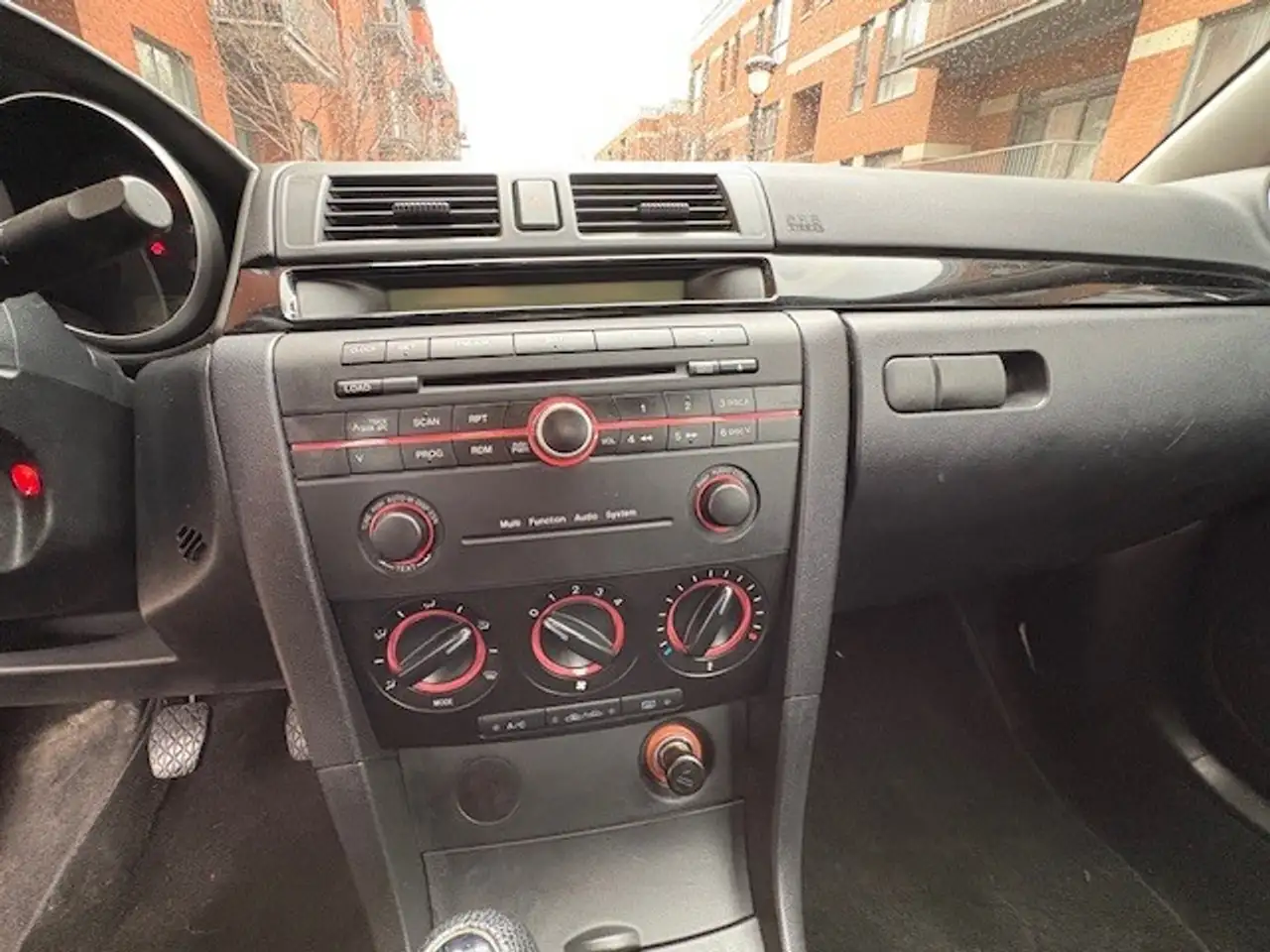Mazda 3 снимка Mazda 3