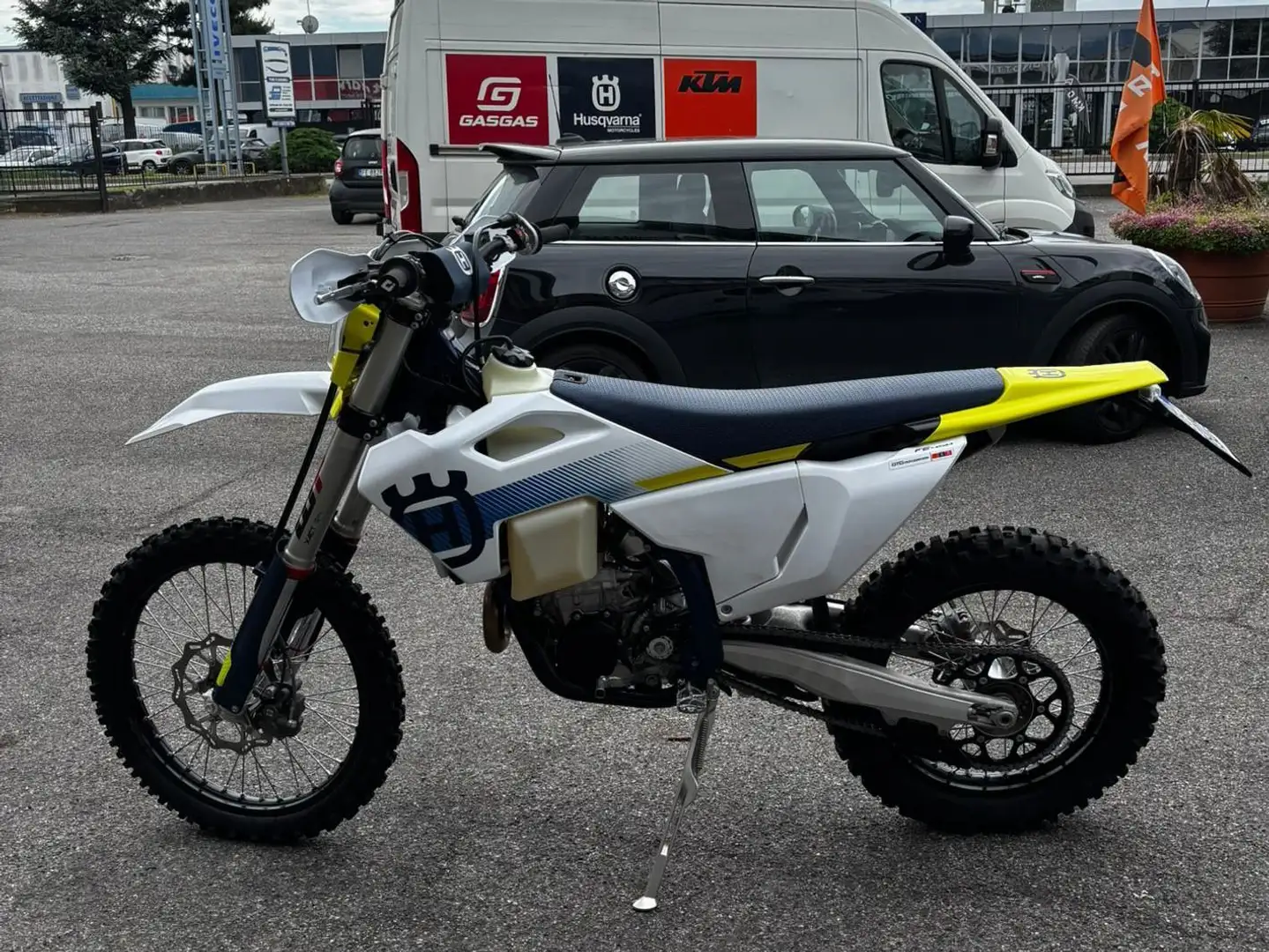 Husqvarna FE 450 2024 Blanc - 2