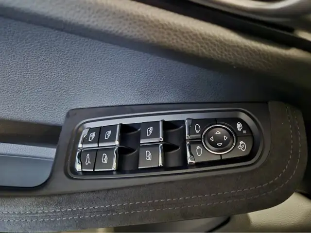 Porsche Macan view 13
